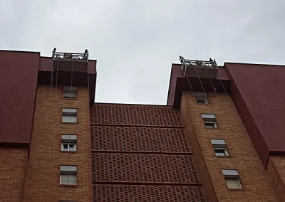 Alquiler de andamios motorizados colgantes en Tarragona