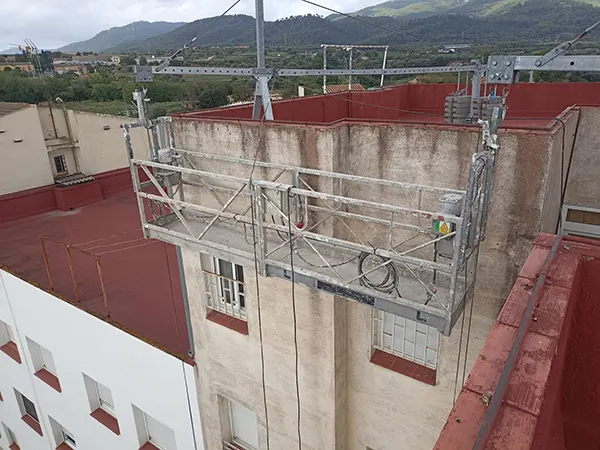 Plataforma colgante de 4 metros en Tarragona